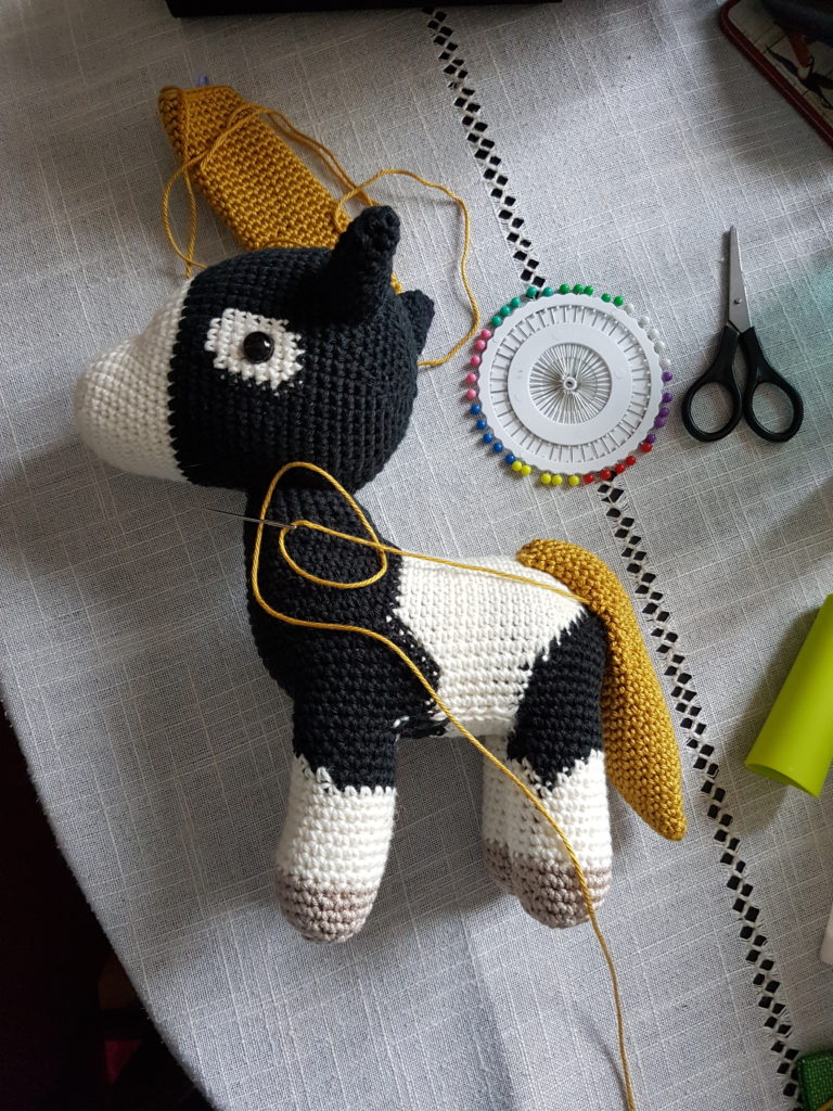 Little Thunder amigurumi assembly