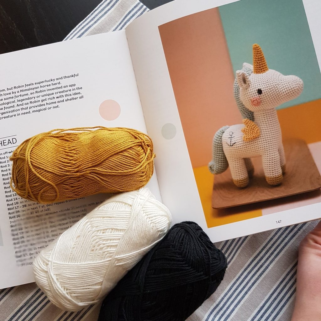 Matériel licorne au crochet