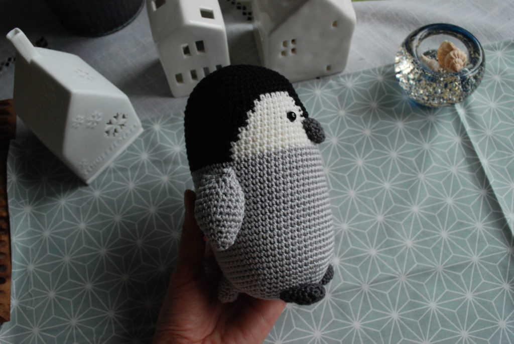 Baby penguin free crochet pattern