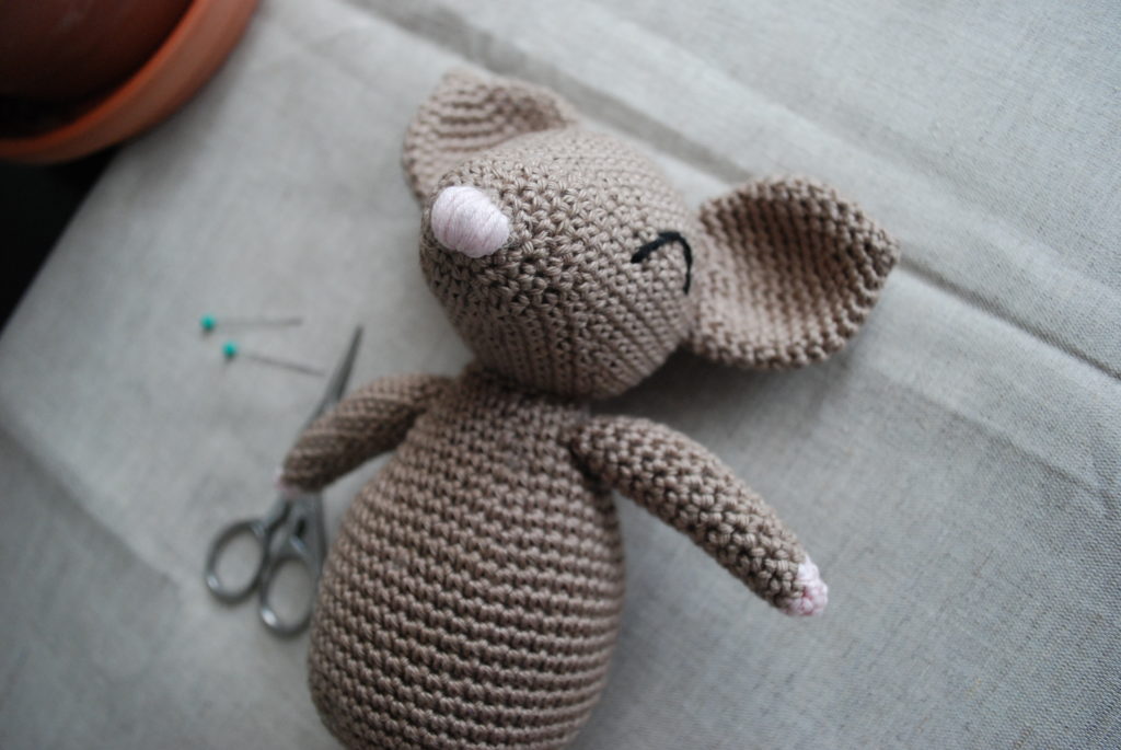 Amigurumi mouse crochet