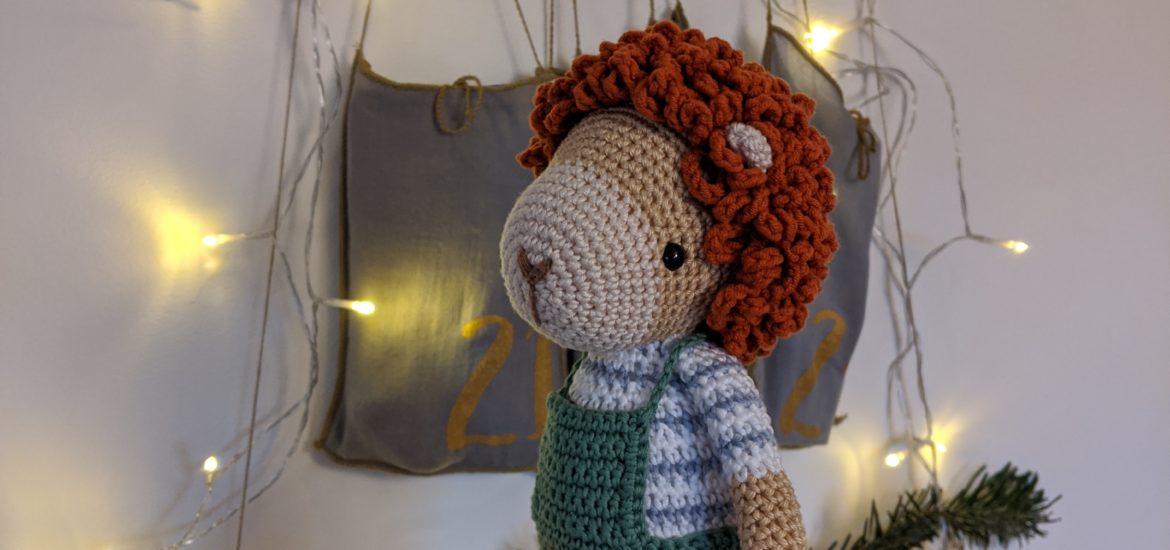 Salopette au crochet pour amigurumi