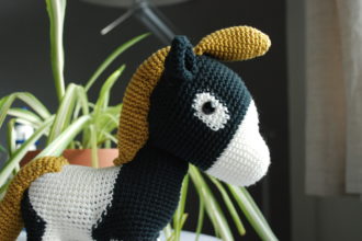 Amigurumi horse